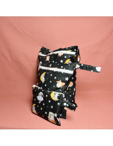 Wetbag 'kleine Träumer' – Nasstasche mit Sternen & Mond - Stoffstruktur und Material