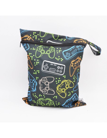 Wetbag 'Joypad' | Nasstasche im bunten Retro-Controller-Design - Stoffstruktur und Material