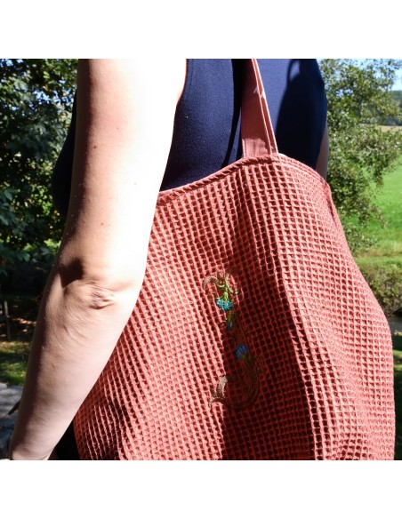 Personalisierte Waffel-Umhängetasche "Ziegelrot" | Mommy Bag - Verarbeitung im Detail