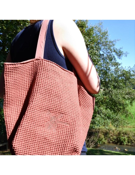 Personalisierte Waffel-Umhängetasche "Ziegelrot" | Mommy Bag - Weitere Perspektive