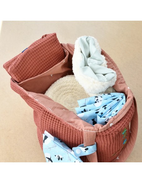 Personalisierte Waffel-Umhängetasche "Ziegelrot" | Mommy Bag - Seitenansicht