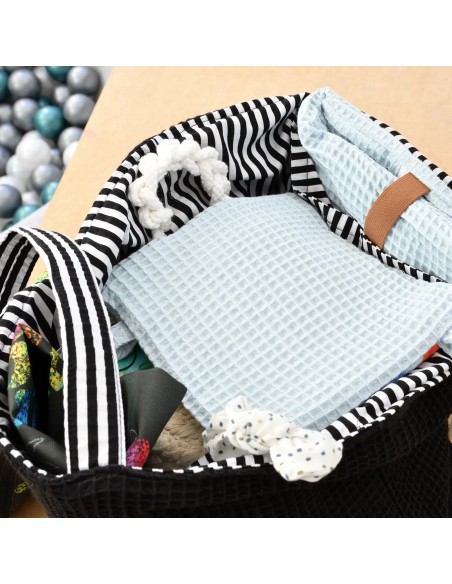 Personalisierte Waffel-Umhängetasche "Schwarz" | Mommy Bag - Rückansicht