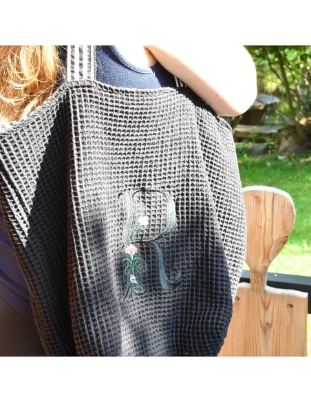 Personalisierte Waffel-Umhängetasche "Schwarz" | Mommy Bag - Nahaufnahme