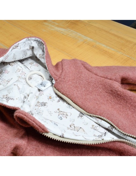 Wollwalk Overall "Mäuseliebe" (Altrosa) mit niedlichem Baumwollfutter - Verarbeitung im Detail