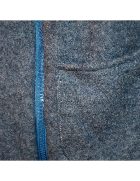 Walkjacke "Dino-Abenteuer" (Blau) mit hübschem Baumwollfutter - Verarbeitung im Detail