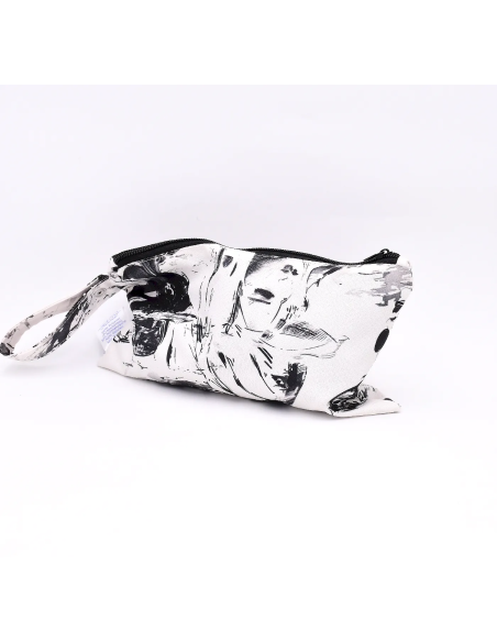 Wetbag 'Stilikone' | Die wasserabweisende Nasstasche im Fashion-Design - Aufhängeschlaufe mit Druckknopf