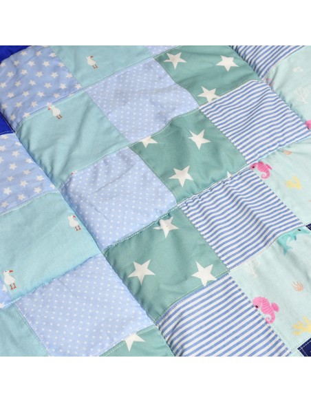 Patchwork Krabbeldecke 'Kuschelvergnügen' | personalisierbar - Verarbeitung im Detail