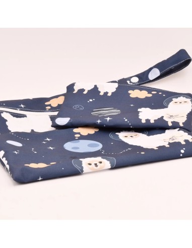 Wetbag 'Space Lamas' – Die lustige Nasstasche mit Lamas im Weltraum - Praktisch im Alltag